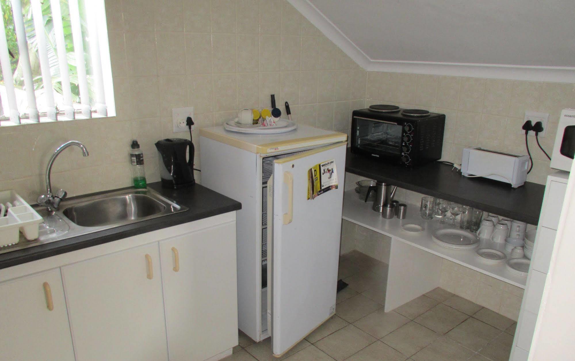 Clouds Guest House Durbanville Exterior foto
