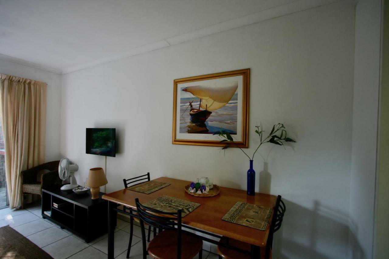 Clouds Guest House Durbanville Exterior foto